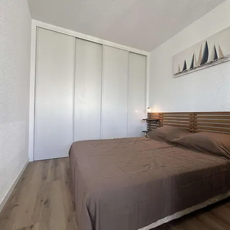 Renove A La Rochelle, Balcon Sud, A 50m De La Plage, Commerces Et Transports A Proximite - Fr-1-246-710 *
